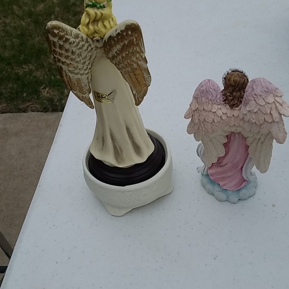 Angels - Picture 2 of 4